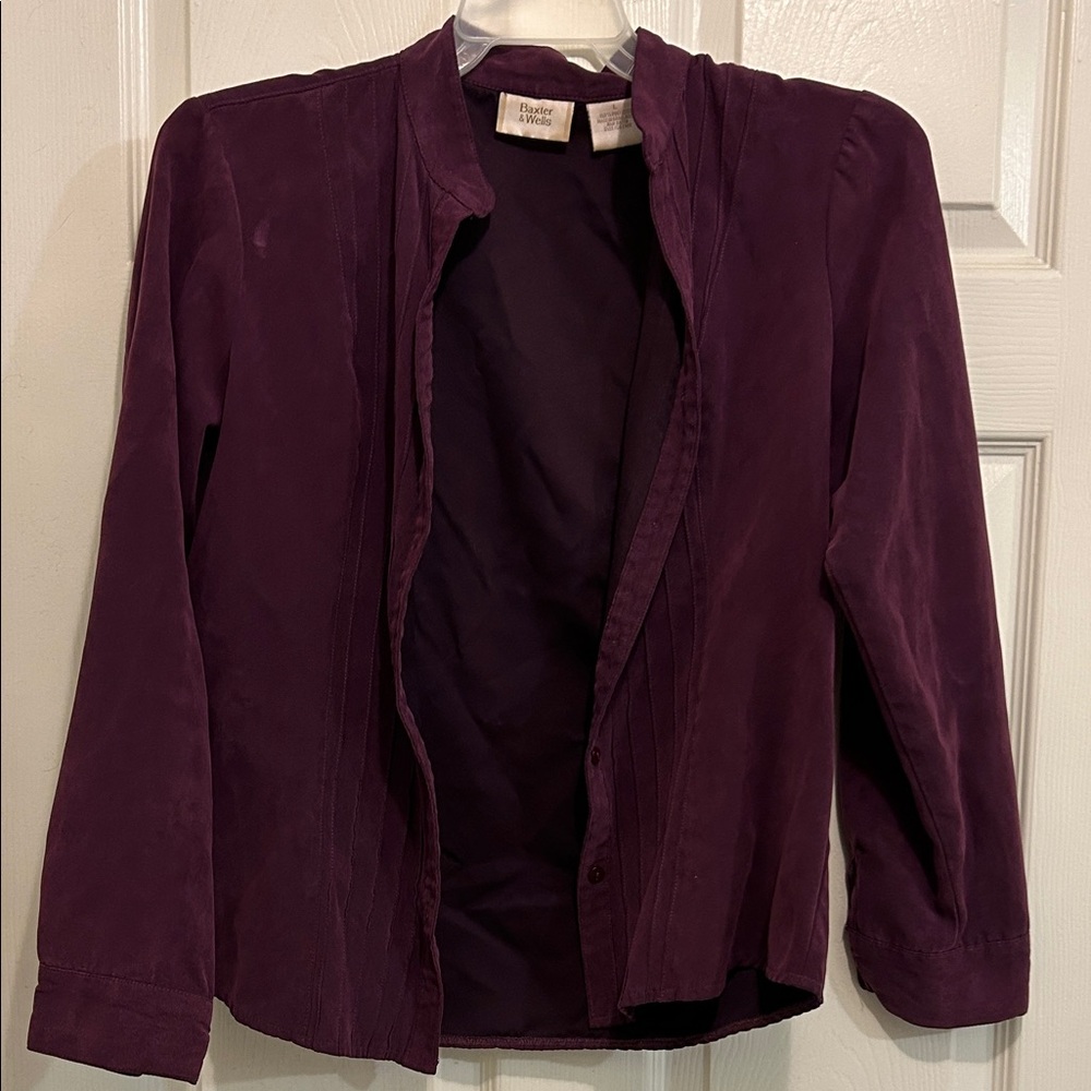 Vintage Purple Women's Blouse. Soft Material. Missing a Sleeve Button